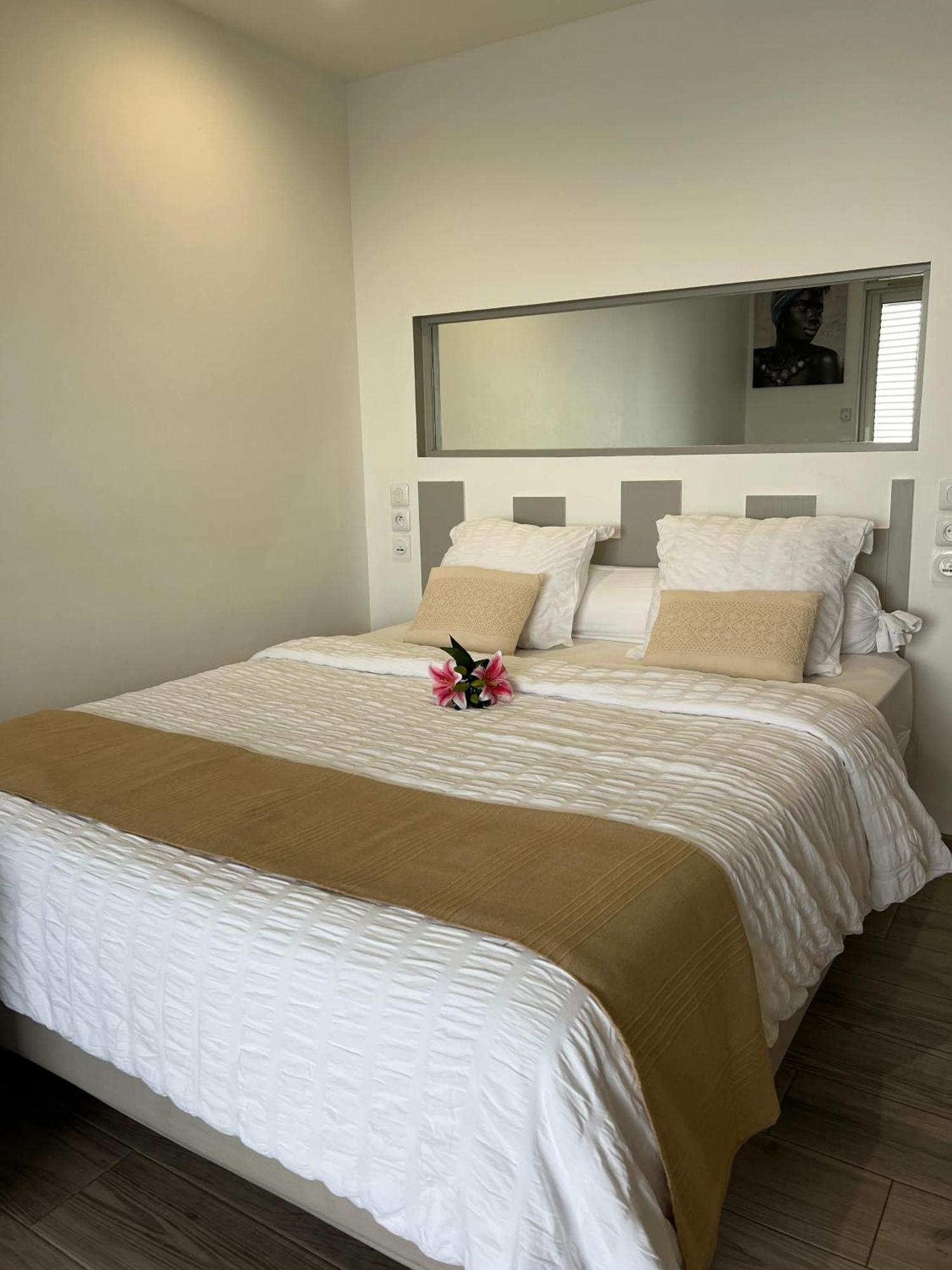 Lady Laying Apartment Le Diamant Luaran gambar